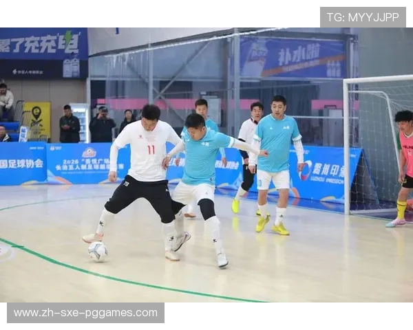 足球比赛中的技术动作与队形安排